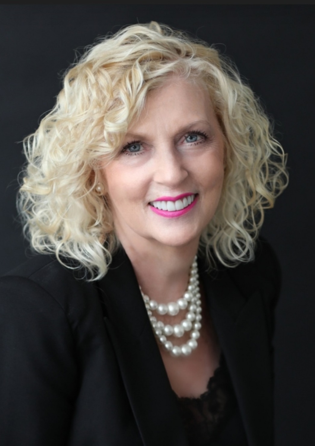 Debbie Alvaresz